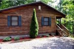 Mountain Lure Is Less than 5 Minutes from Fontana Lake